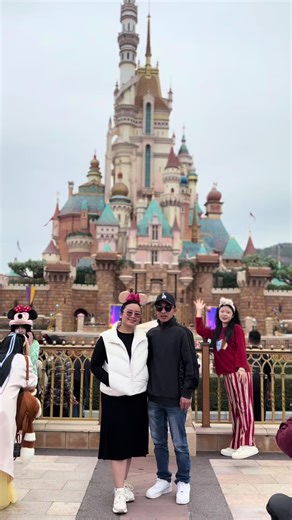Memorable Proposal Moment in Hong Kong Disneyland