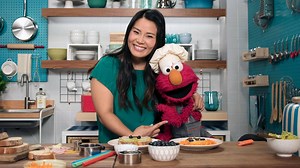 350K views · 2K reactions | Seonkyoung shows Elmo how to turn avocado toast and English muffins into adorable animal faces. | Tastemade | Facebook