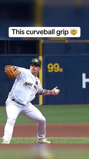Discover the Wild Palm Curveball Grip in Baseball