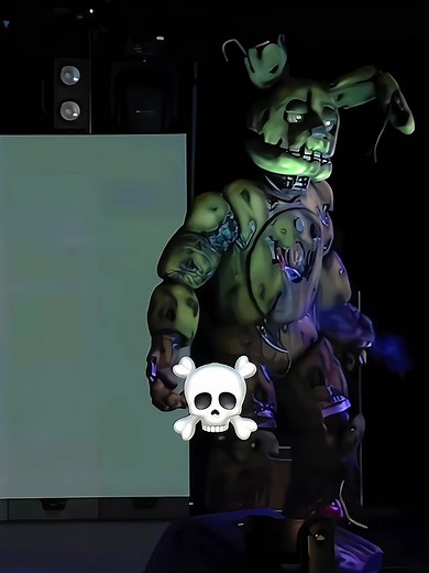 Springtrap Cosplay - Five Nights at Freddy's