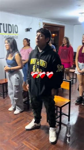 En Track Studio la música se vive, se siente y conecta con tu alma y con nuestra familia musical