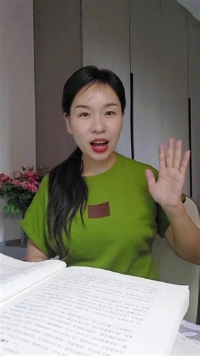 完整版背诵《出师表》完成！一字一句读完，满纸皆是赤诚。三顾茅庐的知遇之恩，临危受命的家国担当，鞠躬尽瘁的千古忠心，全都藏在这篇表文里。 “受任于败军之际，奉命于危难之间”，字字厚重；“咨诹善道，察纳雅言，深追先帝遗诏”，句句恳切。千百年过去，诸葛亮的忠义与格局，读来依旧让人动容。坚持沉淀，静心诵读经典，感受古人刻在笔墨里的家国情怀。 #出师表完整背诵#诸葛亮出师表#三国经典古文#国