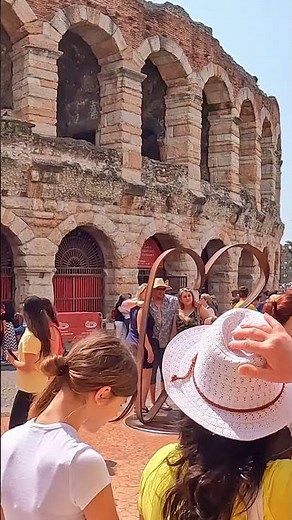 A walk around beautiful Arena di Verona #verona #walkingtour #italy
