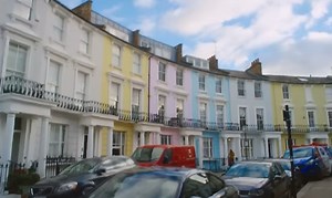 Anyone else find this cringe? (21 Savage - Redrum Official Music Video)