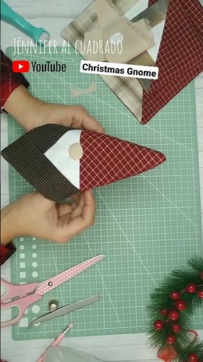 DIY Christmas Gnome 🎄 Patchwork Navideño