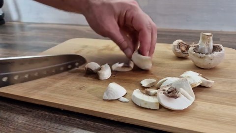 Direkt aus dem Restaurant: Österreichische Kartoffelsuppe mit Hühnerfleisch