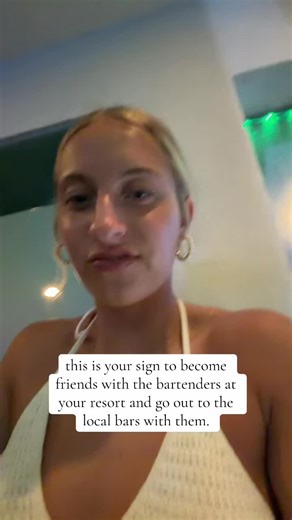 Best Night Out in the Bahamas: Cheers with Locals!