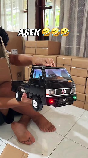 Mainan Mobil Pickup L300 untuk Anak