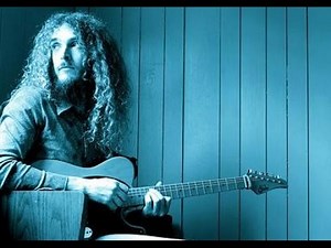 Guthrie Govan Style - backing track in A minor (jazz fusion)
