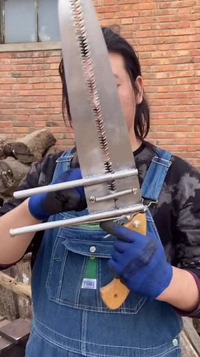 Creative DIY Hand Saw Project for Home Improvement