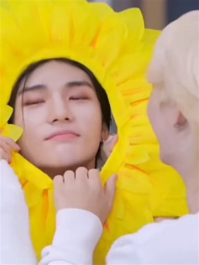 ⚡Thunderous in Village💫 #StrayKids #스트레이키즈 #skz #stay #skzfunny | hyunlix moments