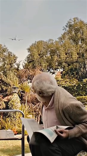 Hustlyhq on Instagram: "Deloitte is hiring Data Management Associate Analyst in Hyderabad. Open to freshers from any background. Work on employee data, Excel, and HR systems. Great entry role with one of the Big Four. Follow for more job updates and comment “link” to apply."