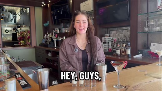 🎶🎶 “On the 10th day of Christmas, the bartender gave to me… a peppermint martini!” 🎶🎶❤️🤍🍸 | The Met