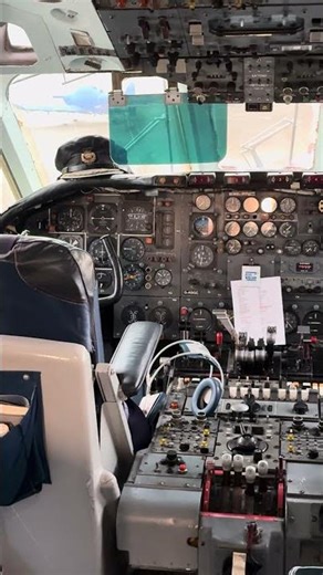 Vickers Super VC10 G-ASGC Flightdeck Duxford British Airliners Collection #duxford #cockpit
