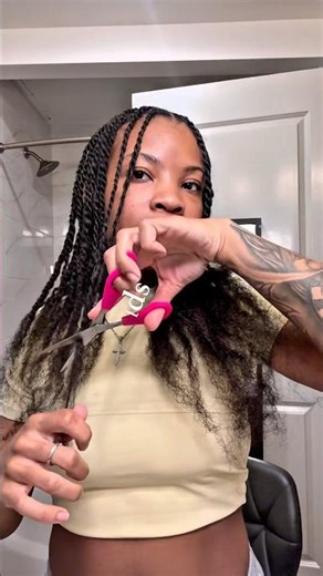 Mini twist tutorial 😍 ‪@qvrhairofficial‬ #minibraids #minitwists #naturalhair #naturalstyles