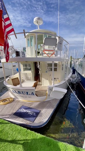 Tour of a custom houseboat that could replace your apartment! #boatbuddies