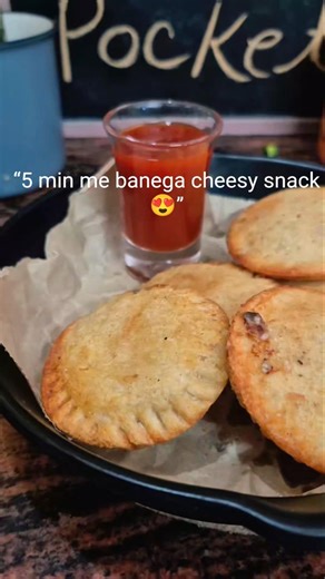Paneer cheese pocket 😋 “5 min me banega cheesy snack 😍”#@talesfrommmytable #ytshorts #shorts