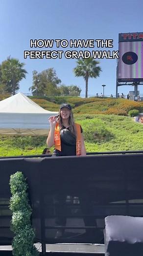 my tips for the perfect walk across the stage at graduation 🎓🧡✨ #csufgradphotos #csufphotographer #fullertonphotographer #csuf2024 #csufgradphotophotographer #fullertonphotographer #fullertongradphotos #csufgradphotos #csulbgradphotos #ucigradphotos #ucrgradphotos #classof2024 #collegegraduation #csuf2024 #gradphotos #gradphototips #ocphotographer