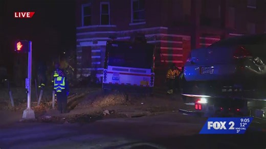 MetroBus crashes into building in north St. Louis; injuries reported