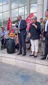 "Le risque est immense", le Communiste Vincent Bouget est le premier à s'exprimer devant le Carré d'Art alors que près de 400 personnes sont rassemblées contre l'extrême droite | ObjectifGard