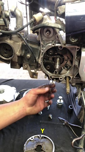 Cómo cambiar la distribución en motos 110