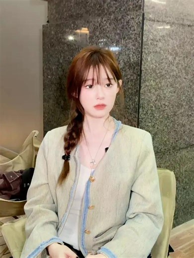 11K views · 188 reactions | 再带我出来citywalk，我就让你eatingshit！#颜撑剧 #我的冤种男友#citywalk #搞笑 | 小赖同学 | Facebook