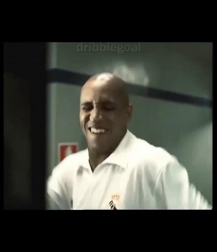 Roberto Carlos vs Vending Machine – Iconic Pepsi Ad! 😂🥤