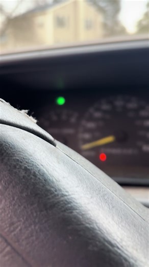 97 GMC Sierra being revved #fyp #gmcsierra #viral #fypシ #cars