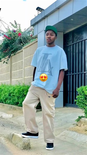 manarah (@manarah089)’s videos with son original - Berline01