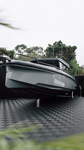 Pure excitement and unstoppable power come together to redefine the limits of what is possible for luxury performance boats. Built to the highest possible standards with only the best possible materials. The BRABUS Shadow 1000. ⁣#brabus‎ #brabusmarine‎ #brabusize‎ #rulebreaker‎ #shadow1000‎ #phantomgray‎ #exclusive | BRABUS