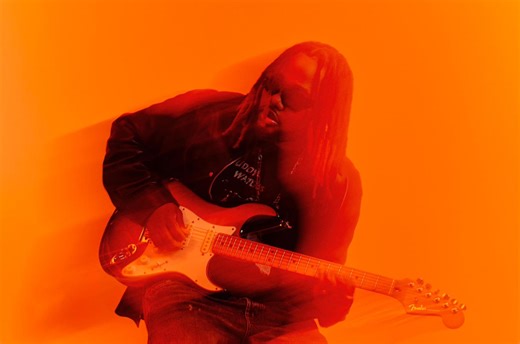 Inside Leon Thomas’ Doghouse: Grammy Winner Unpacks New ‘Mutt’ LP, Navigating Singlehood & Amplifying His Rock Influences