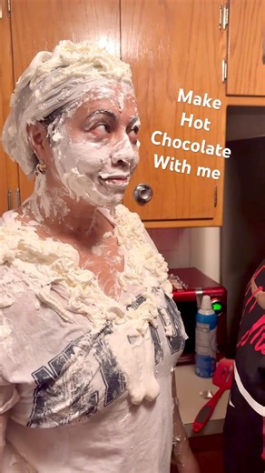 MAKE HOT CHOCOLATE WITH ME KEURIG STATION HOT COCOA BAR WHIP CREAM OVERDOSE #keurig #hotchocolate