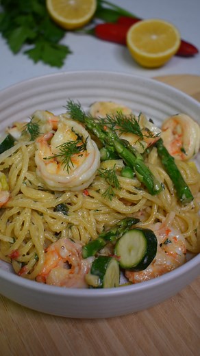 Get ready to dive fork-first into creamy Aussie prawn perfection! 🦐✨ @pertchmunchkin’s prawn spaghetti starring juice wild-caught king prawns from the MSC certified Shark Bay prawn fishery is the cosy comfort food your taste buds have been craving. 🍝💛 Rich cream meets zesty lemon in a sustainably-caught seafood love story you don’t want to miss! Whip this up today and don’t forget to follow for more prawn-packed delights! 😄 @sea_harvest_australia Creamy Aussie Prawn Spaghetti with Lemon, Lee