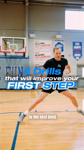Josh Jackson on Instagram: "3 drills that will IMPROVE your first step!‼️ 1. Kneeling Starts✅ 2. Line to Lateral Jumps✅ 3. Broad Jumps✅ #speedtraining #quickfirststep #accelerationtraining #sportsspecifictraining #acceleration"