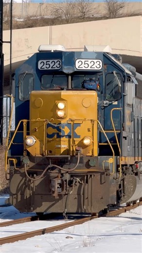 CSX Local in Dayton Ohio #railroad #railway #railfan #train #csx