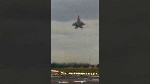 Insane F-22 Vertical Takeoff Climb!