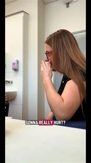 The first fertility injection 💉 (no trigger warning don’t worry!) The lovely nurse talked me through exactly how to load up the injection and how to self-administer. I was quite apprehensive about doing this but as you can see in the video, it is absolutely fine!! Day 1 done! ✨🫶🏻 #fertility #fertilitysupport #spinalsurgeryrecovery #radiotherapy #positivity