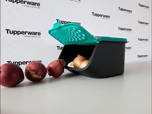 33K views · 102 reactions | Der kleine Knoblauchmeister ist sehr hungrig.  Füttere ihn mit Knoblauch, Schalotten oder Zwiebeln - perfekt auch für einen kleinen Haushalt! GastgeberInnen der MEGA PARTY Wochen 1+2 bekommen ihn als Bonus Geschenk!  tupperwa.re/bpw1-2 | Tupperware Österreich | Facebook