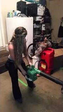 How to start a Hitachi handheld leaf blower (a women's guide)