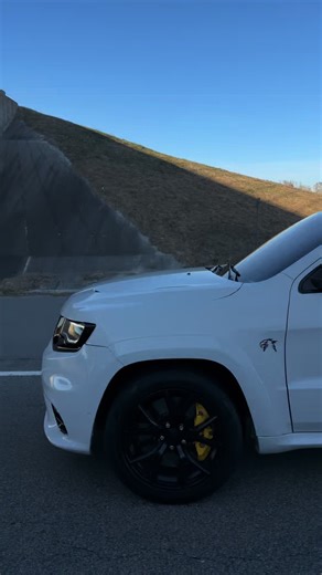 Exploring the Grand Cherokee: Performance and Lifestyle