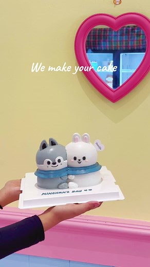 Stray Kids Cake Birthday Celebration | Kpop Idols Dropping Cakes