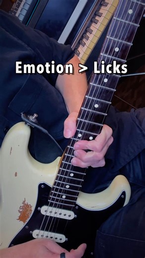 Emotion ＞ Licks | A Minor Blues Solo 🎸