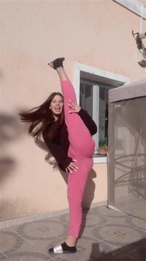 Dynamic Outdoor Dance Routine for Beginners