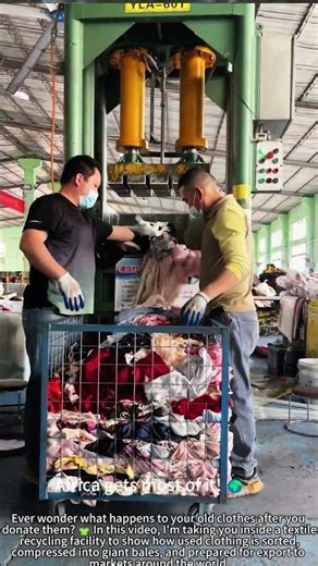 Recycle Old Clothes: Compressed for Export! 👕🌍