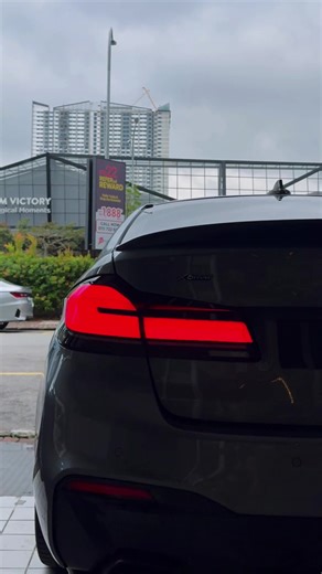 🍎 A tail lamp a day keeps the boredom away! 💡🚗 Another BMW G30 getting that facelift glow-up! Who’s next? Drop a comment or DM — let’s light up your ride! ✨ #BMWG30 #TailLampUpgrade #FaceliftModel #CarMods #BMWMalaysia #TikTokAuto #GlowUpYourCar #g30 #jnjautosupply