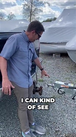 No backup camera? 📸🚫 No problem! 💪 Here's a quick trick for backing up to your trailer hitch... #boating #boatingtips #trailerhitchtips #lakehopatcong #bridgemarina | Bridge Marina, Inc.