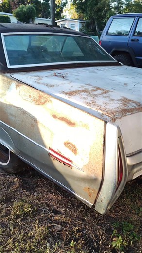 1972 Cadillac sedan DeVille off the road 40 years. Will it run? Big Block 472ci. #projectcar #revival #classiccar #saved #oldschool #automotive #diy #shadetreemechanic #BudgetBuild #backyardcarz | Backyard Carz