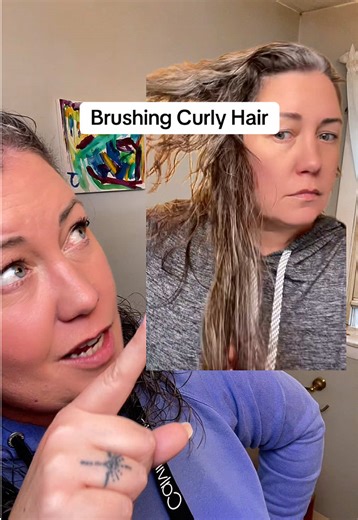 #curlygirl miracle detangler brush?! @Kitsch got this right!