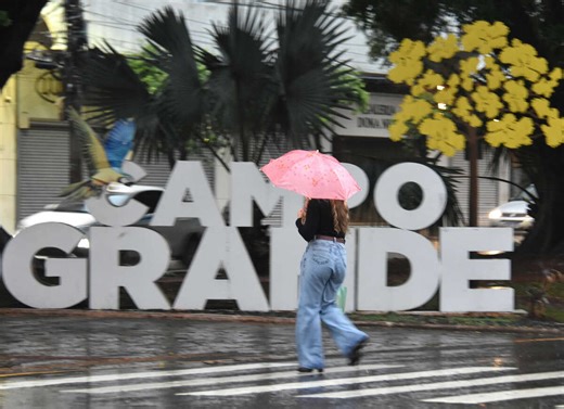 Alerta de temporal altera agenda do Papai Noel em Campo Grande
