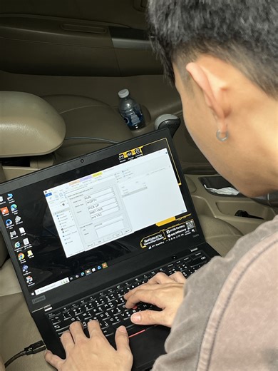 โปรแกรม Toyota TechStream V18 เลือกข้อมูลแล้วขึ้น Error ต่อรถไม่ติด? 🔧 คลิปนี้เราพา ตั้งค่าให้ถูก เมนูไหนต้องเลือกอะไร ดูจบใช้งานได้จริงหน้างานแน่นอน 🚗💻 . #ToyotaTechstream #TechstreamV18 #SM2PRO #OBD2 #Diagnose #Scannerรถยนต์ #สายสแกนรถยนต์ #ตั้งค่าTechstream #รีโมตติดตั้งโปรแกรม #ช่างยนต์ไทย #อู่ซ่อมรถ #อบรมออนไลน์รถยนต์ | AY38 Factory